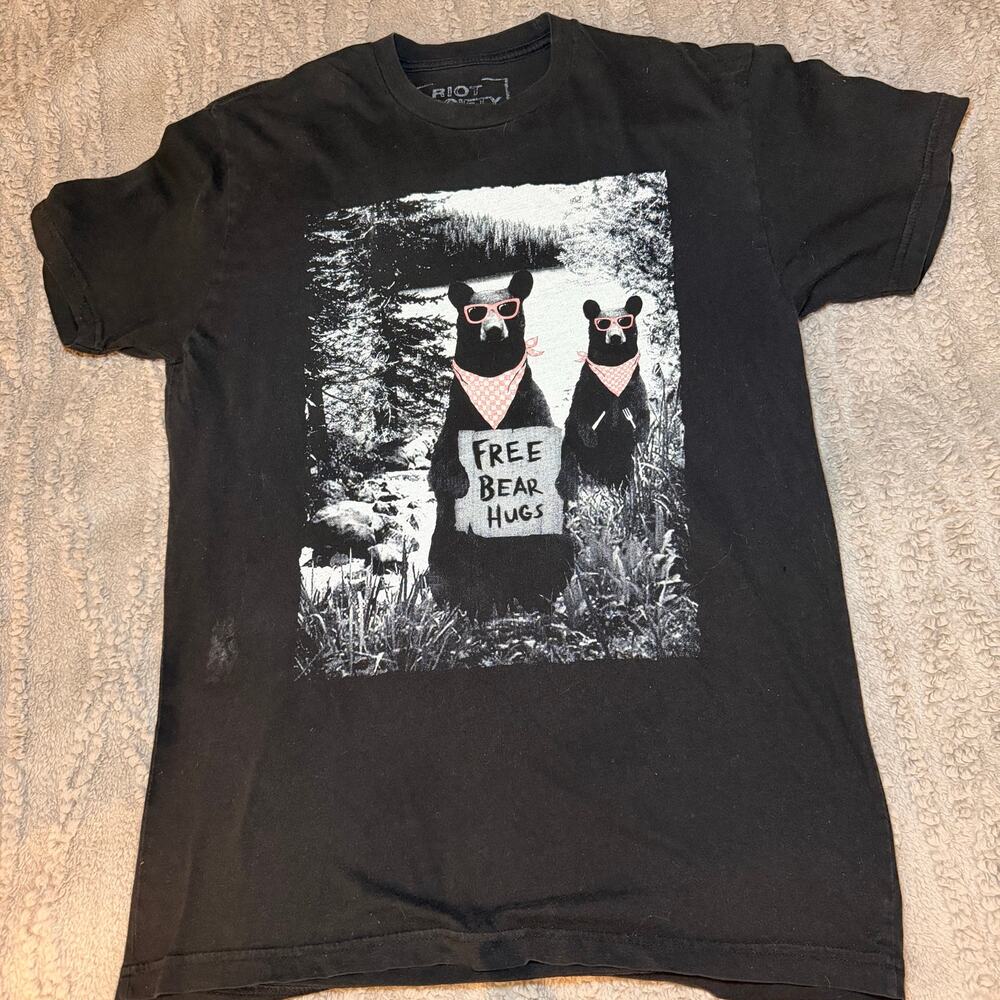 Riot Society Free Bear Hugs Graphic Tee Black Size M